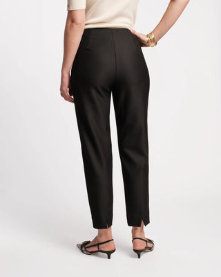 Marilyn Pant, Black
