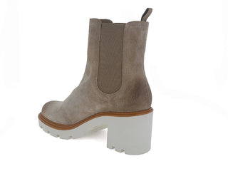 Ferra Boot in Latte Suede