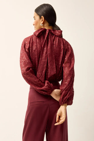 Oryan Blouse, Port