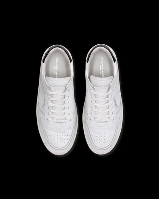 Nice Low-Top Sneaker