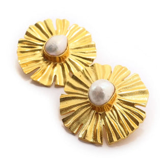 Elizabeth, Gold and Pearl